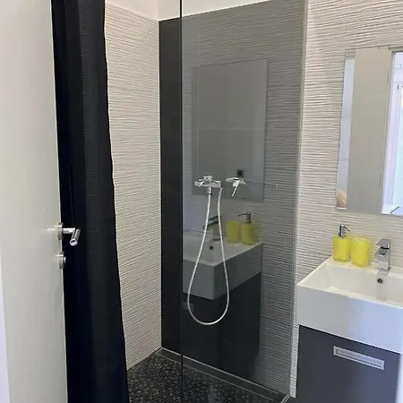 Pensjonat - Lovric Vodice