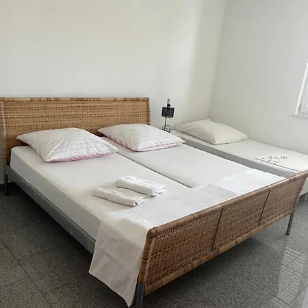 - Lovric 3* Vodice
