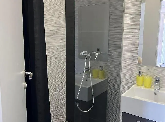 招待所 - Lovric 沃迪切