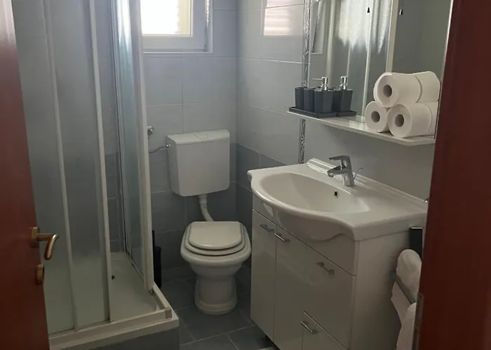 게스트하우스 - Lovric 3*